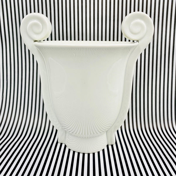 Vintage-O-Rama Czechoslovakian Classical Cachepot